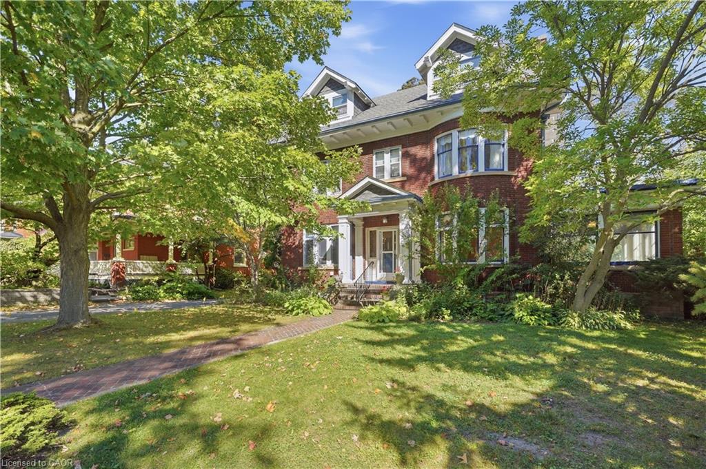 32 Wentworth Avenue, Cambridge ON N1S 1G6