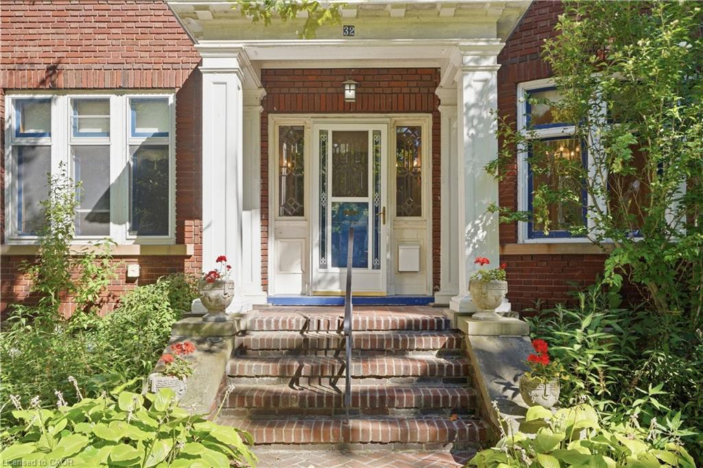 32 Wentworth Avenue, Cambridge ON N1S 1G6