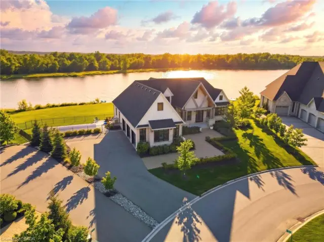 129 Heritage Lake Drive, Puslinch ON N0B 2J0