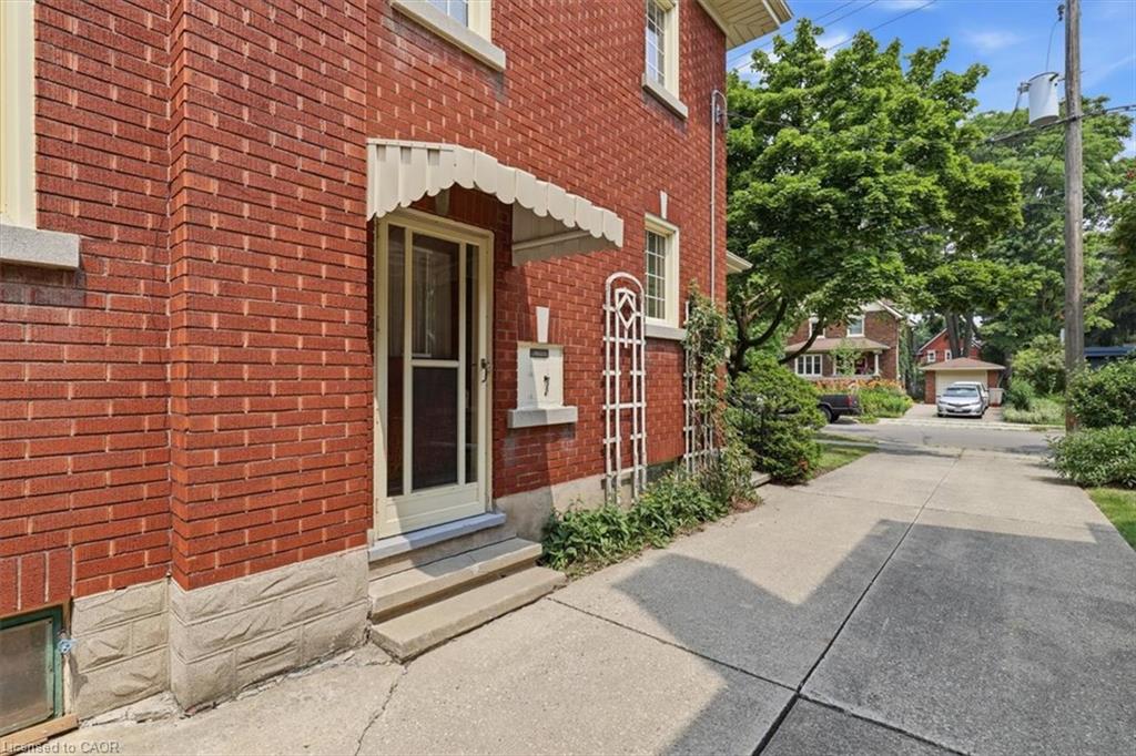 111 Filbert Street, Kitchener ON N2H 1Y3