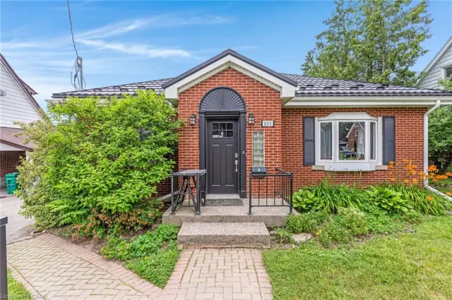 805 Rockway Drive, Kitchener ON N2G 3B6