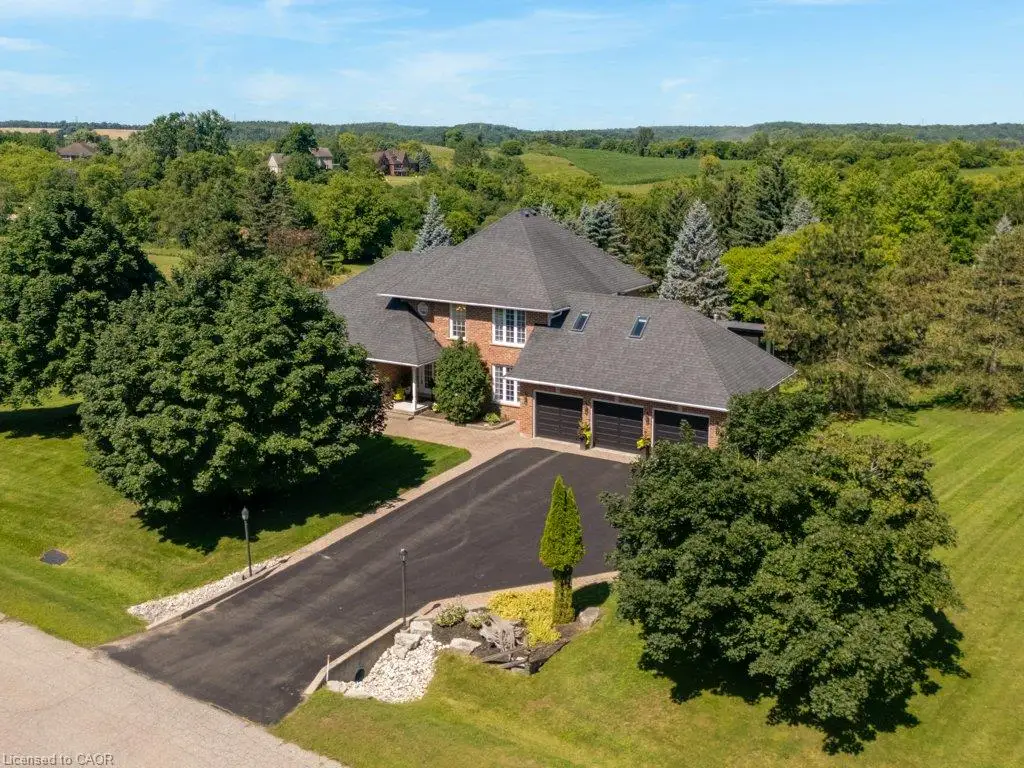 216 Red Maple Court, North Dumfries ON N1R 5S6