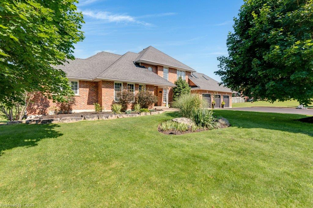 216 Red Maple Court, North Dumfries ON N1R 5S6