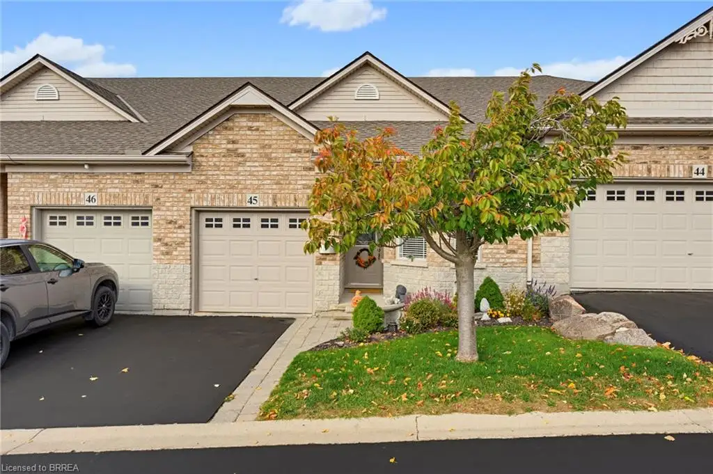 45-10 Cobblestone Drive, Paris ON N3L 4G9