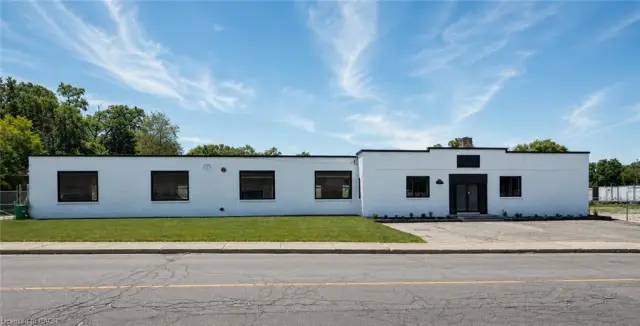 147 Mary Street, Brantford ON N3S 3C1