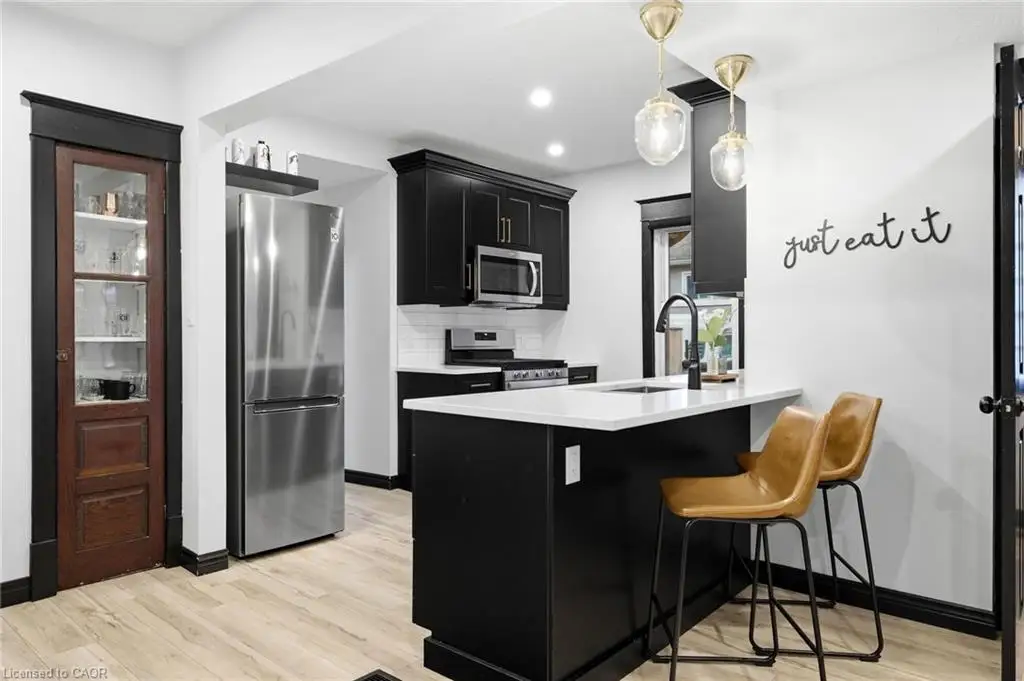 35 Arthur Street N, Elmira ON N3B 1Z6