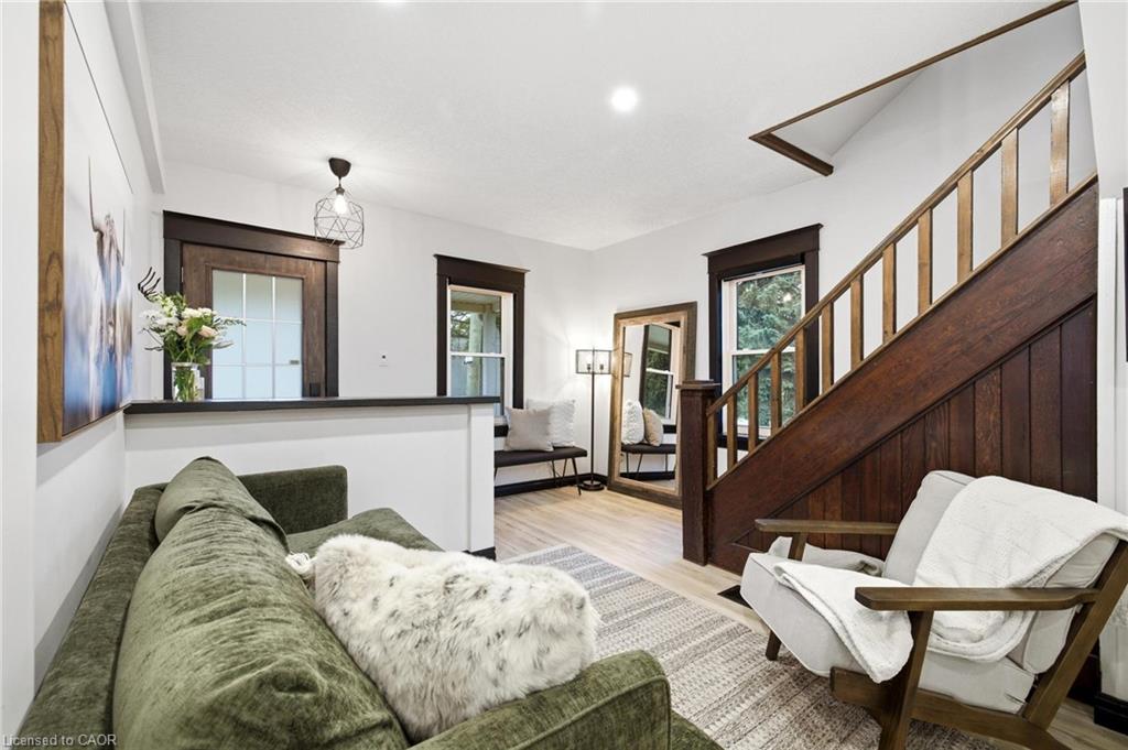 35 Arthur Street N, Elmira ON N3B 1Z6