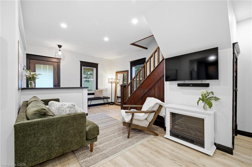 35 Arthur Street N, Elmira ON N3B 1Z6