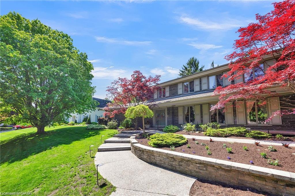 61 Huntley Crescent, Kitchener ON N2M 2R4