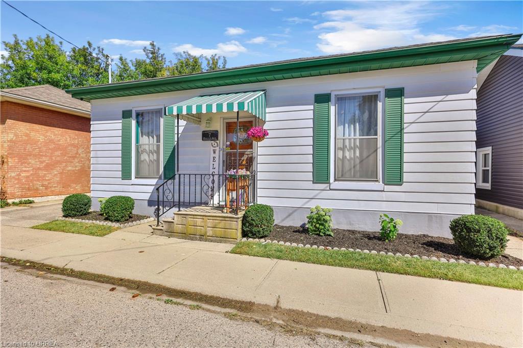 7 Halls Avenue, Brantford ON N3T 3X2