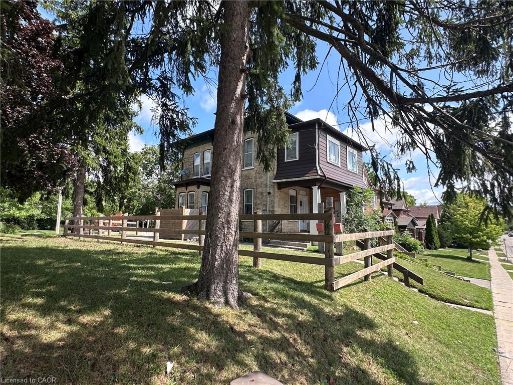 10 Shanley Street, Kitchener ON N2H 5N8