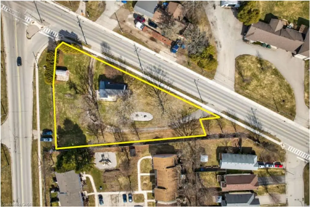Property Boundary Overlay. Illustrating the defined perimeter of the property in relation to surrounding infrastructure