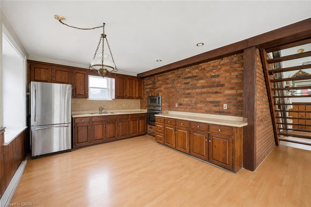 Kitchen (Furniture Virtually Removed)