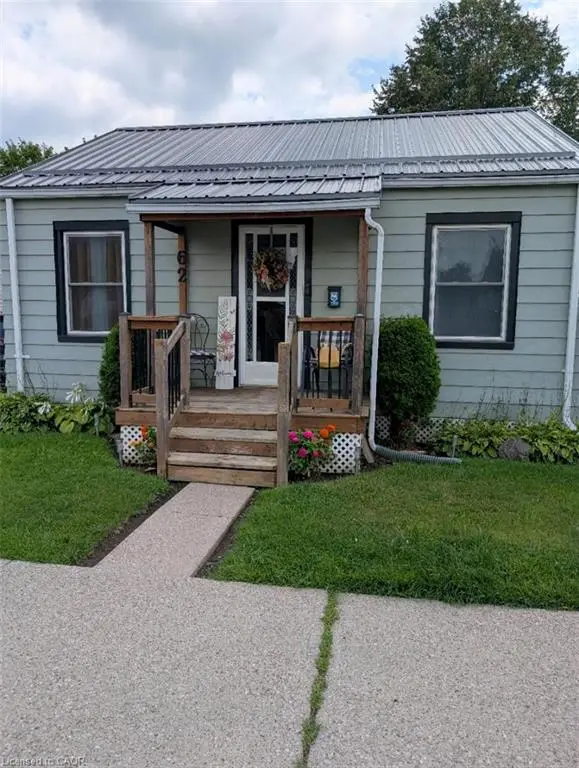 62 Ninth Avenue, Brantford ON N3S 1E4