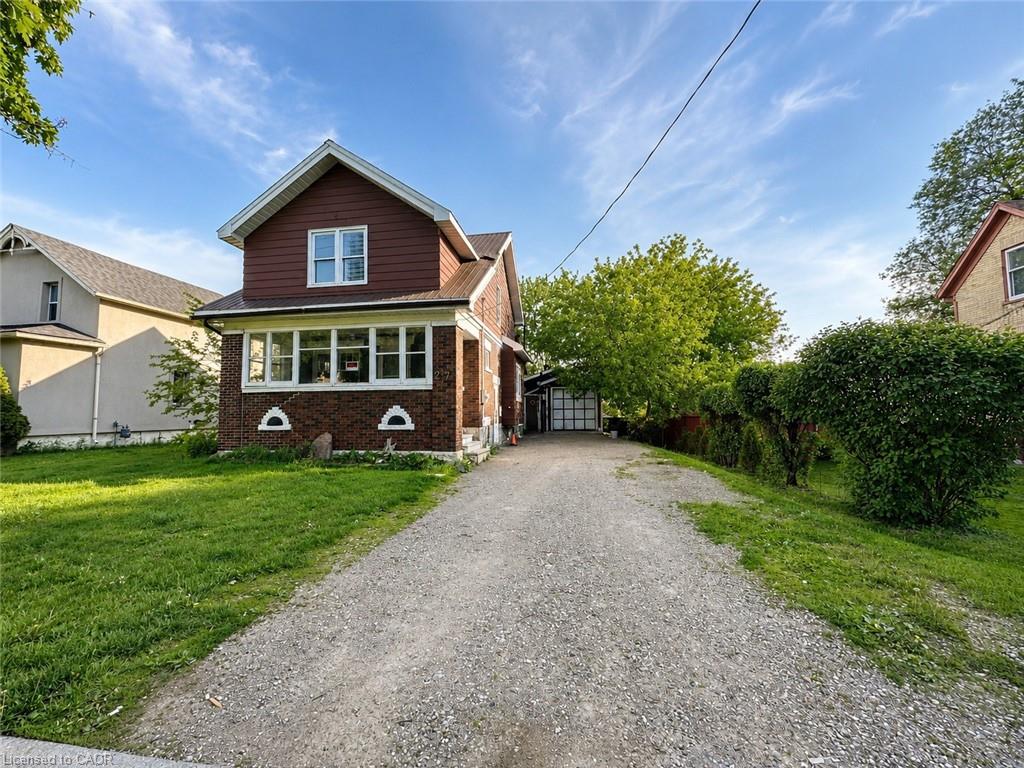 27 Oak Street, Kitchener ON N2G 1L4