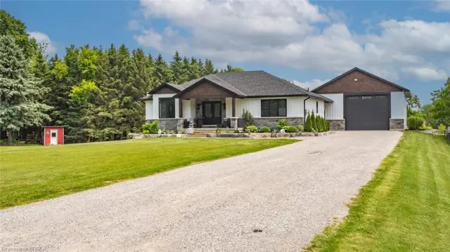 6 Kings Lane, Scotland ON N0E 1R0