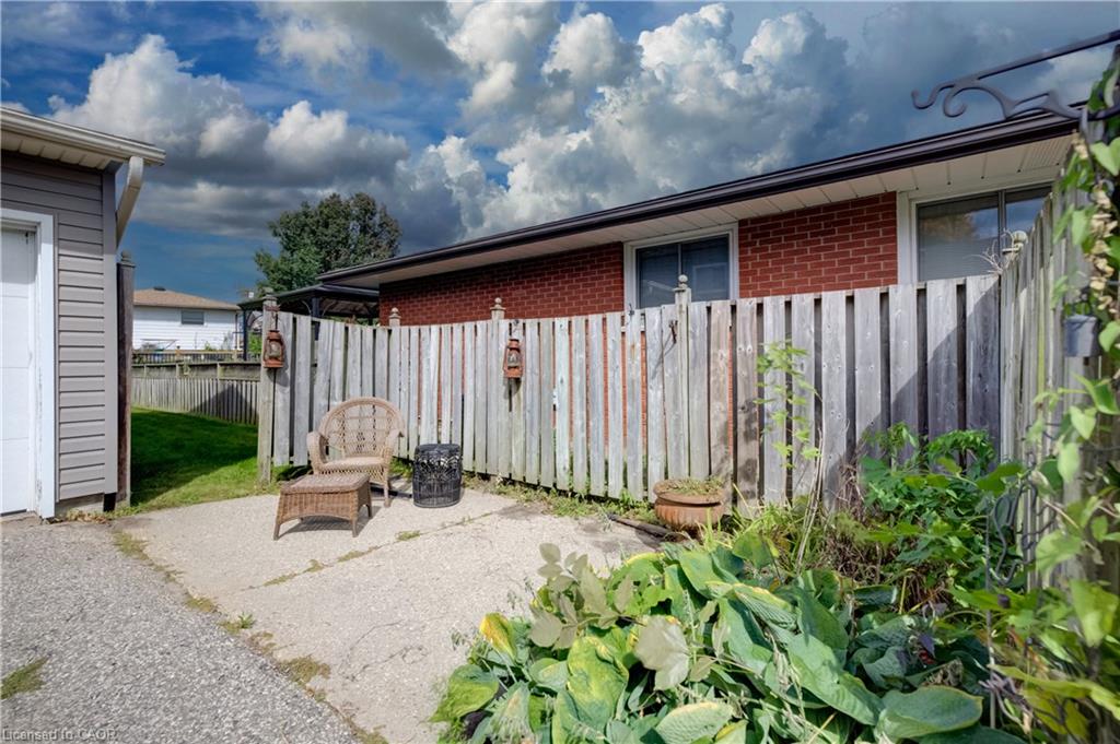 30 Kingswood Drive, Kitchener ON N2E 1A7