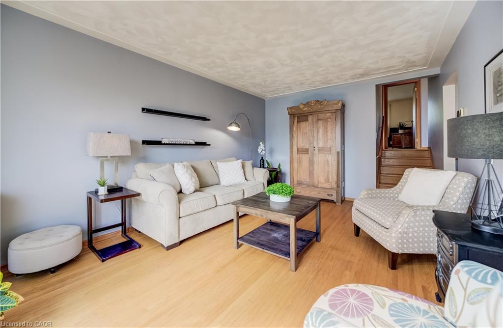 30 Kingswood Drive, Kitchener ON N2E 1A7