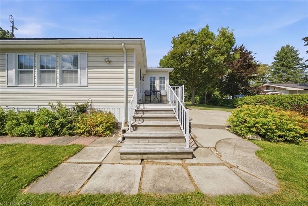 428 Pine Pass, Wellington ON N1M 2W5