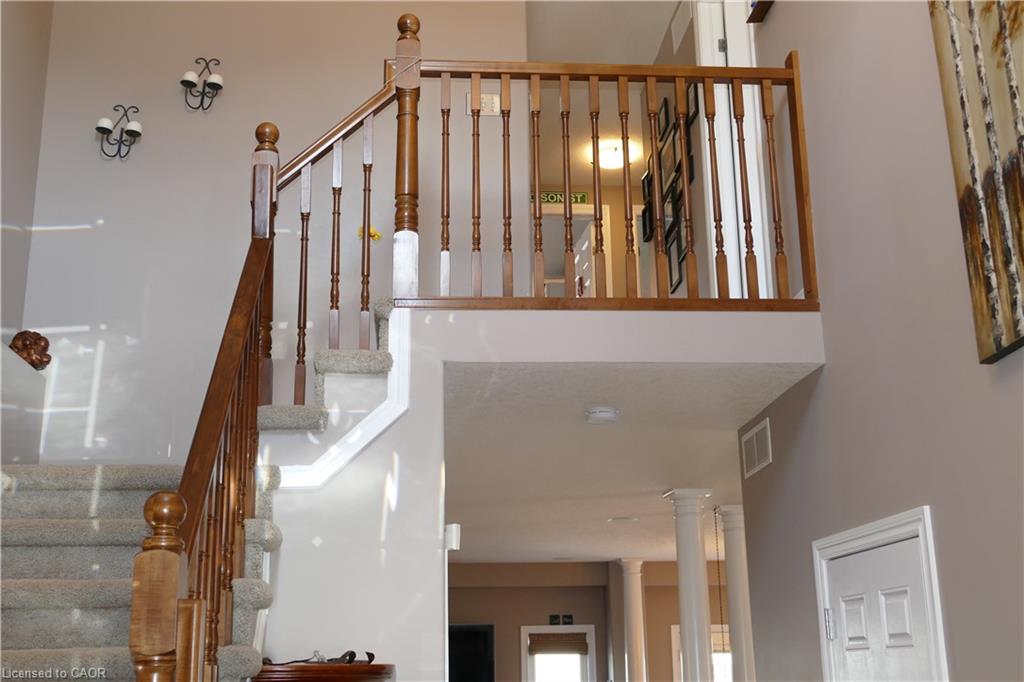 Photos are from the past before the current tenant moved in.