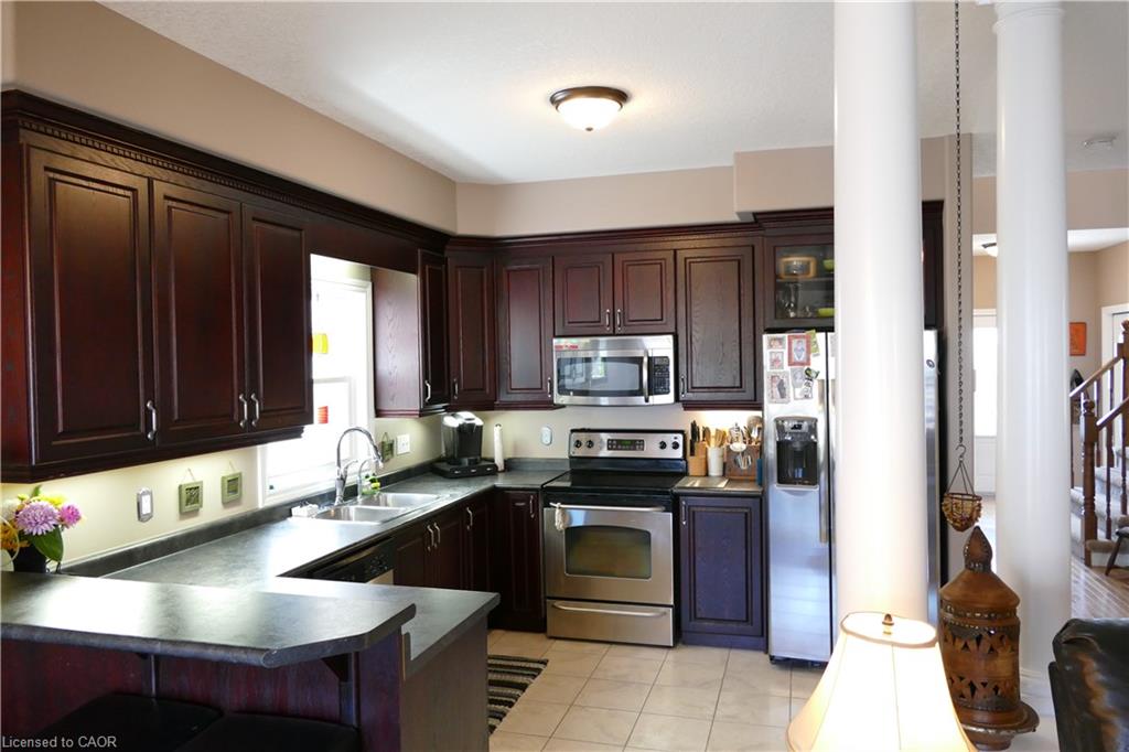 Photos are from the past before the current tenant moved in.