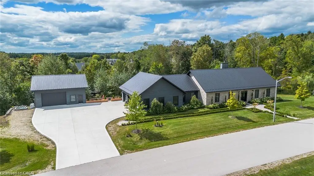 141 Ruth Anne Place, Moorefield ON N0G 2K0