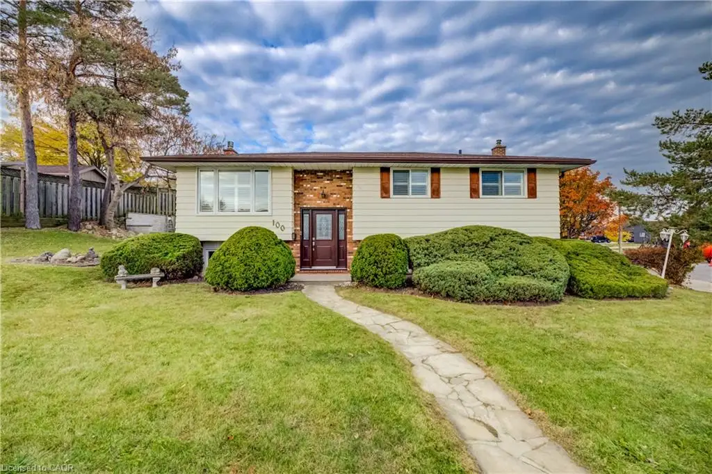 100 Moffat Drive, Cambridge ON N1R 6E4