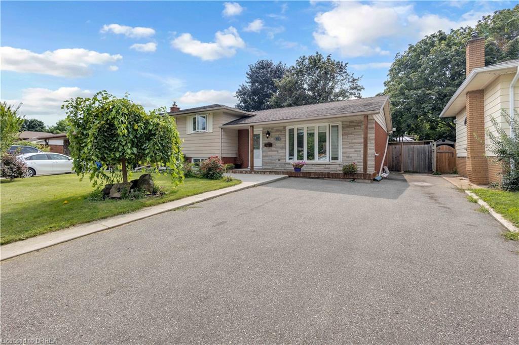 92 Brier Park Road, Brantford ON N3R 5T4