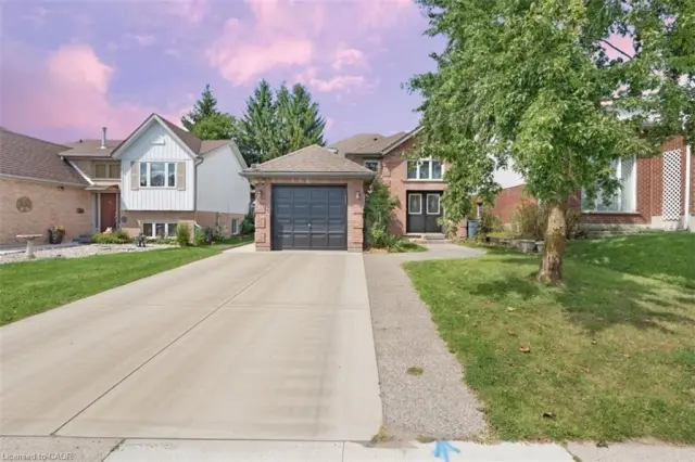 150 Bankside Drive, Kitchener ON N2N 3E4