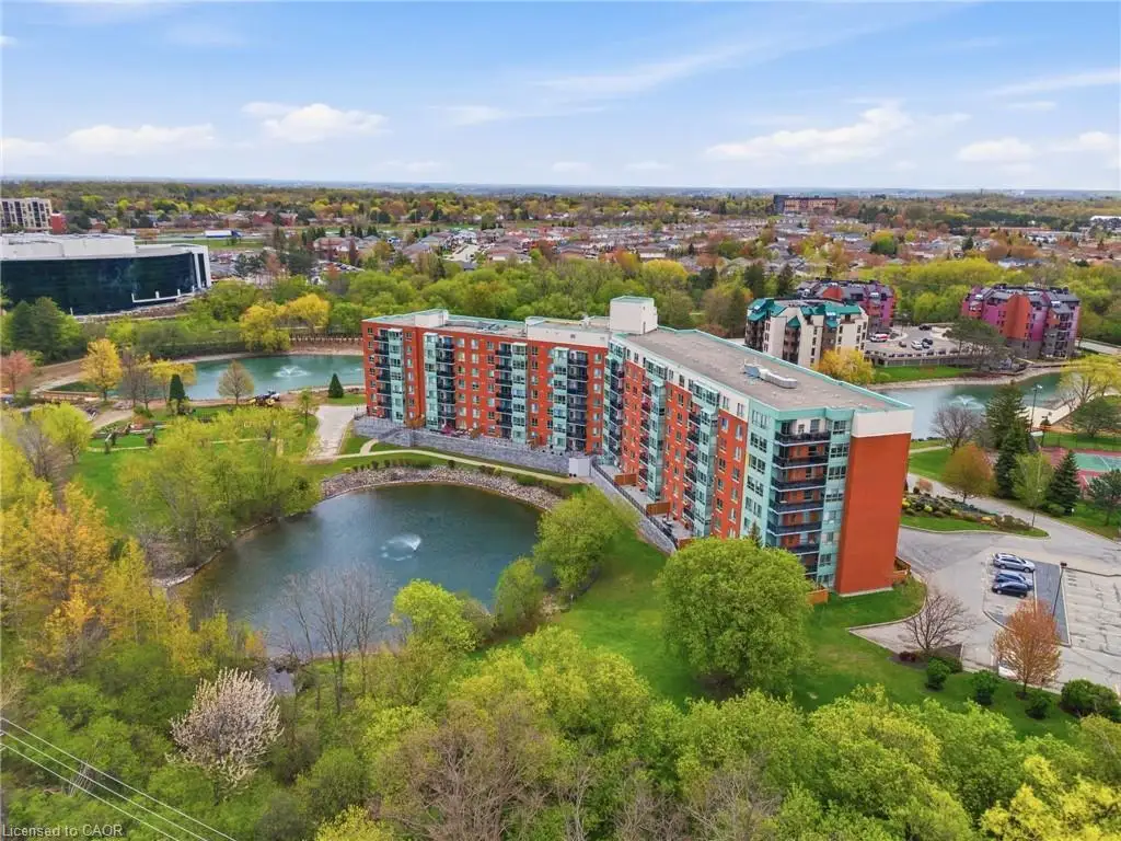 215-30 Blue Springs Drive, Waterloo ON N2J 4T2