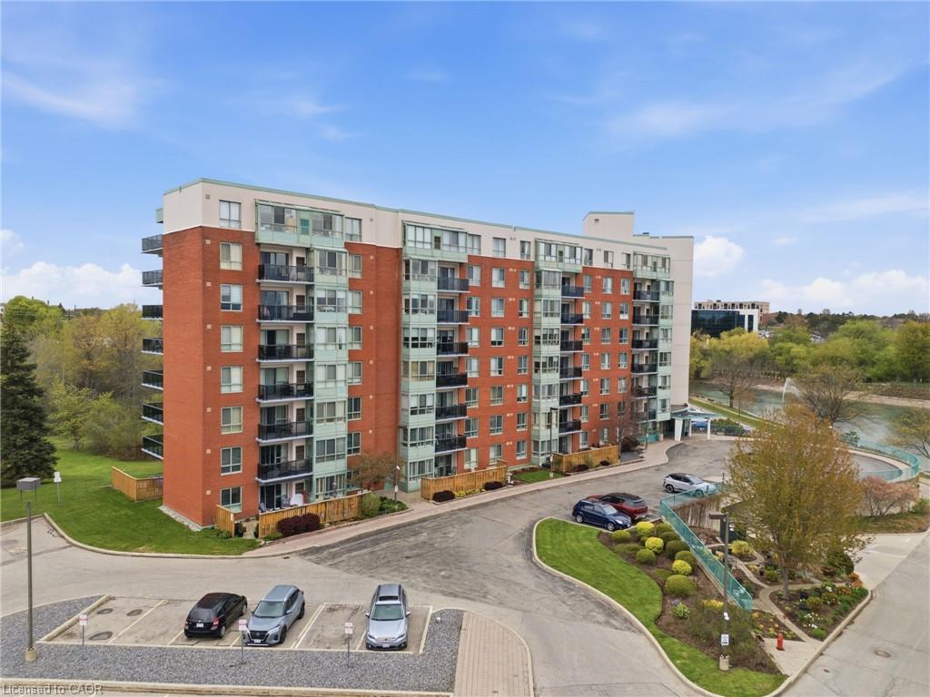 215-30 Blue Springs Drive, Waterloo ON N2J 4T2