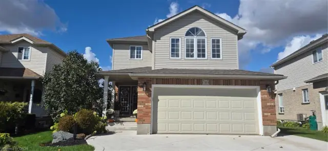 31 Stiefelmeyer Crescent, Baden ON N3A 2L1