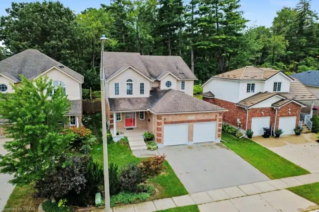 15 Sim Court, Cambridge ON N1S 5B1