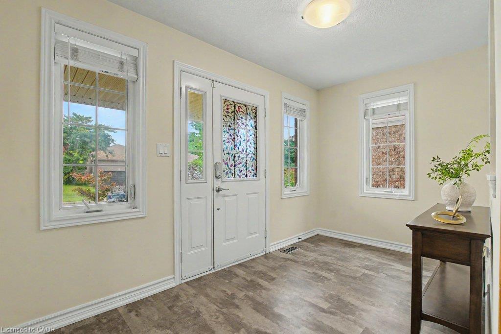 15 Sim Court, Cambridge ON N1S 5B1