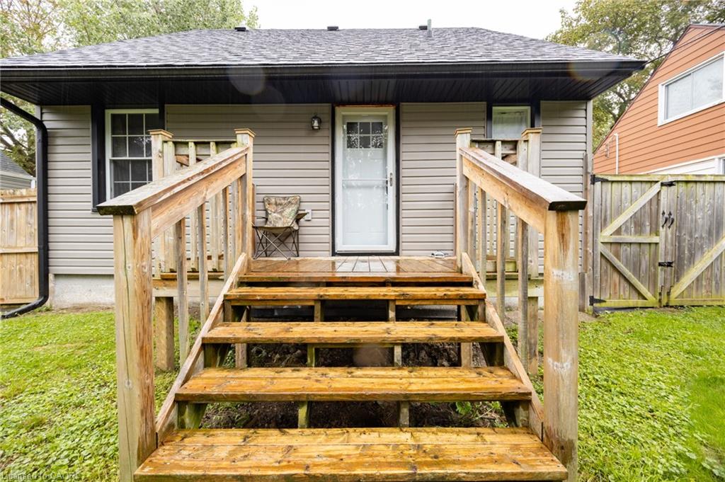 102 Stewart Avenue, Cambridge ON N1R 2T9
