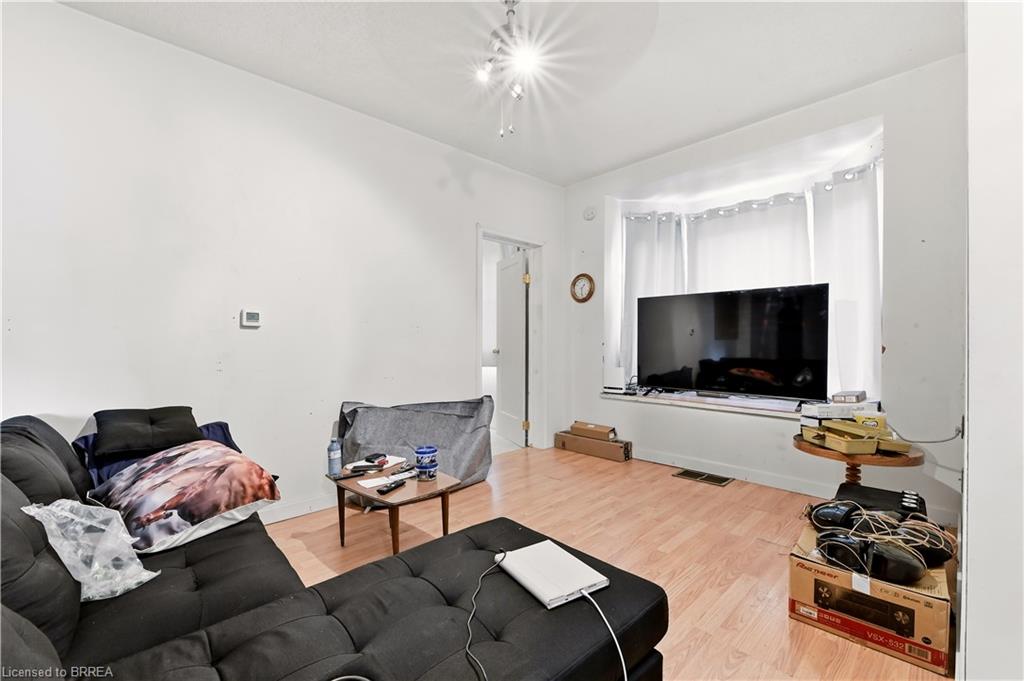 13 Usher Street, Brantford ON N3R 1B8