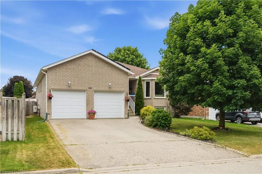 41 Griffiths Drive, Paris ON N3L 4B6