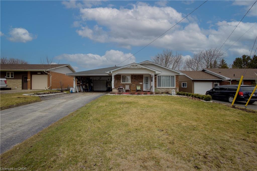 102 Byeland Drive, Mount Forest ON N0G 2L2