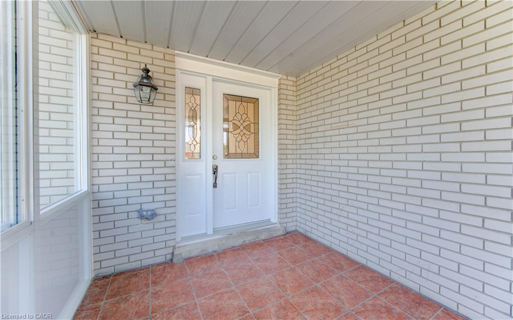 1493 Queens Boulevard, Kitchener ON N2M 1E3
