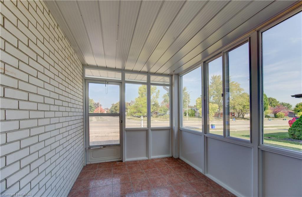 1493 Queens Boulevard, Kitchener ON N2M 1E3