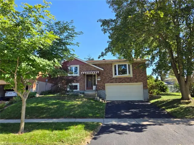 410 Lakeview Drive, Waterloo ON N2L 4Z6