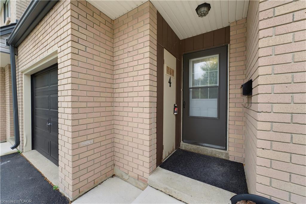 4-138 Blackhorne Drive, Kitchener ON N2E 1Z3