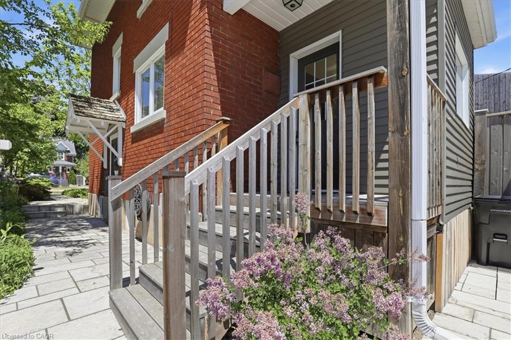 859 Queen's Boulevard, Kitchener ON N2M 1A6